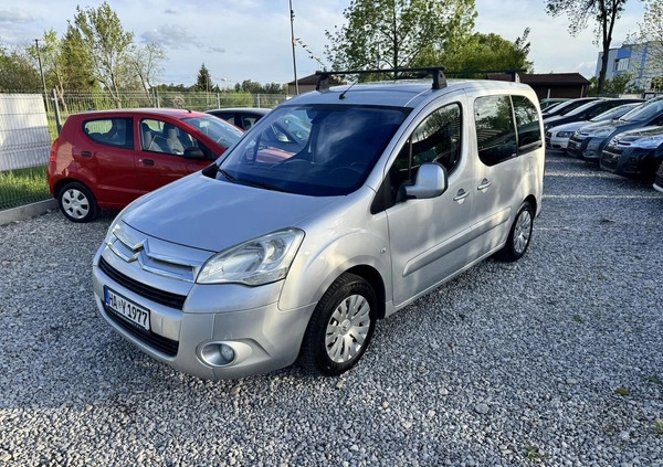 Citroen Berlingo cena 23800 przebieg: 250000, rok produkcji 2010 z Pobiedziska małe 191